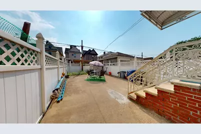 1563 E 46th Street, New York City, NY 11235 - Photo 17