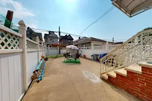 1563 E 46th St, New York City, NY 11235 - Photo 17