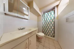 1563 E 46th St, New York City, NY 11235 - Photo 15