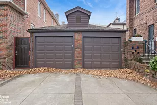 1702 E 28th St, New York City, NY 11229 - Photo 5