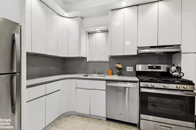 1702 E 28th Street, New York City, NY 11229 - Photo 9