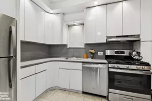 1702 E 28th St, New York City, NY 11229 - Photo 9