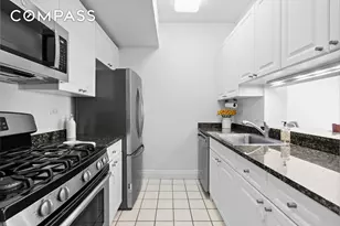 350 E 82nd St, New York, NY 10028 - Photo 3