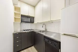 408 W 57th St, New York City, NY 10019 - Photo 7