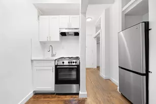 307 W 29th St, New York, NY 10001 - Photo 5
