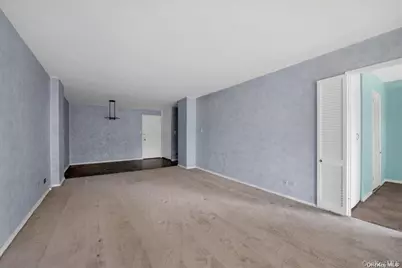 61-20 Grand Central Parkway #C-303, New York City, NY 11375 - Photo 17