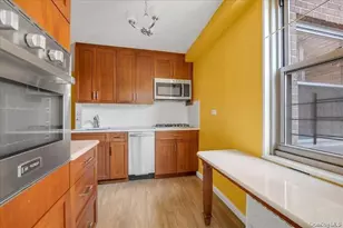 61-20 Grand Central Pkwy, New York City, NY 11375 - Photo 11