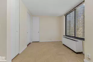 300 E 93rd St, New York City, NY 10128 - Photo 3