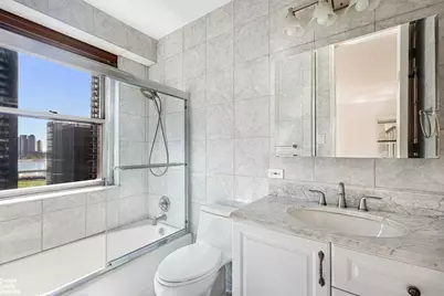 300 E 40th Street #8-H, New York City, NY 10016 - Photo 3