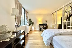 222 W 14th St, New York City, NY 10011 - Photo 3