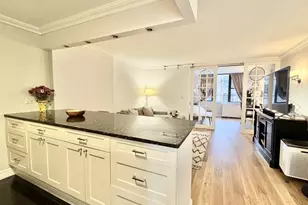 222 W 14th St, New York City, NY 10011 - Photo 7