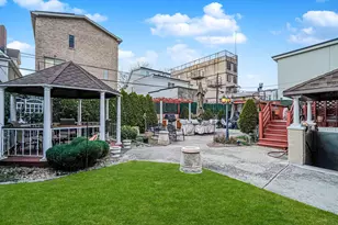 688 E 4th St, New York City, NY 11218 - Photo 29