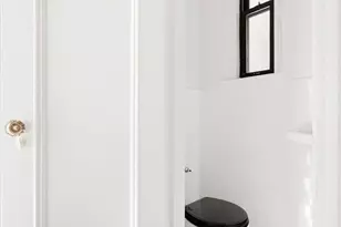 322 W 72nd St, New York, NY 10023 - Photo 9