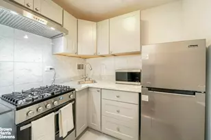 330 E 49th St, New York City, NY 10017 - Photo 5