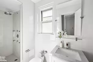 434 E 52nd St, New York City, NY 10022 - Photo 21