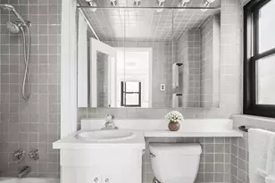220 E 57th St, New York City, NY 10022 - Photo 5