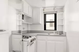 220 E 57th St, New York City, NY 10022 - Photo 9