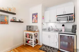 347 W 57th St, New York City, NY 10019 - Photo 3