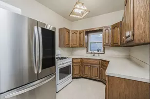 1345 E 38th St, New York City, NY 11234 - Photo 39
