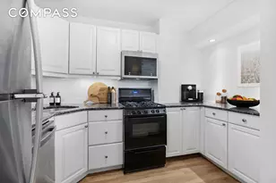 333 E 34th St, New York City, NY 10016 - Photo 3