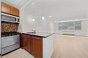 240 E 35th St, New York City, NY 10016 - Photo 1