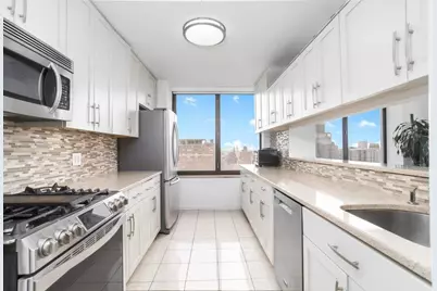 422 E 72nd Street #33A, New York City, NY 10021 - Photo 5