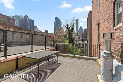 320 E 55th Street, New York, NY 10022 - Photo 11
