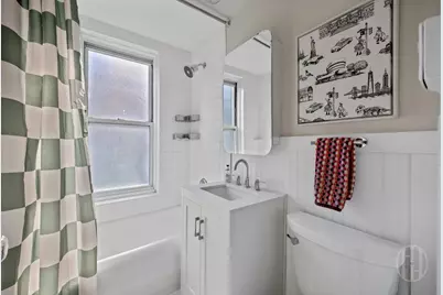 325 W 45th Street #311, New York City, NY 10036 - Photo 5