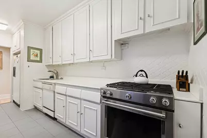 30 E 62nd Street #3G, New York City, NY 10065 - Photo 7