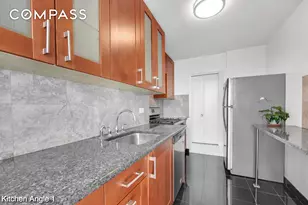 35 Seacoast Terrace, New York City, NY 11235 - Photo 7