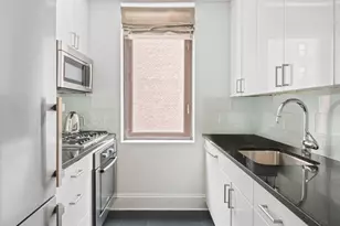 300 E 64th St, New York, NY 10065 - Photo 5