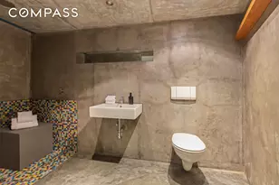 377 W 11th St, New York, NY 10014 - Photo 9