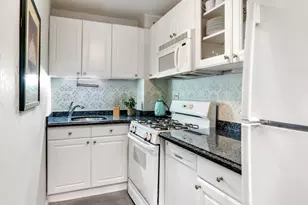 360 W 22nd St, New York City, NY 10011 - Photo 3