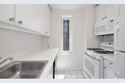 106 Central Park S #25G, New York City, NY 10019 - Photo 5