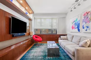 305 W 16th St, New York City, NY 10011 - Photo 5