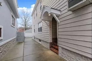 2644 E 27th St, New York City, NY 11235 - Photo 3