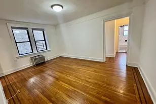 32-15 35th St, New York City, NY 11106 - Photo 3