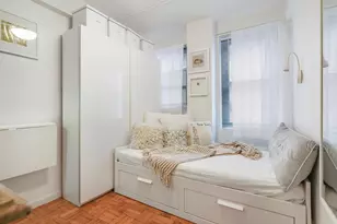 135 E 54th St, New York, NY 10022 - Photo 1