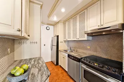 240 E 47th Street #10D, New York, NY 10017 - Photo 5