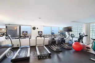 240 E 47th St, New York, NY 10017 - Photo 15