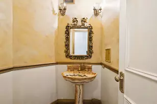 240 E 47th St, New York, NY 10017 - Photo 9