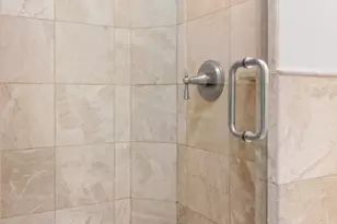 330 E 39th St, New York City, NY 10016 - Photo 7