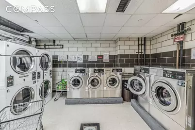 301 E 45th Street #8A, New York, NY 10017 - Photo 7