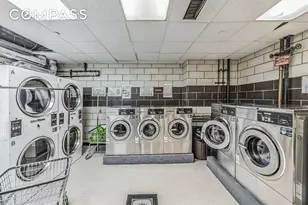 301 E 45th St, New York, NY 10017 - Photo 7