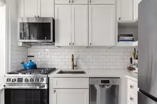 2 Grove St, New York City, NY 10014 - Photo 3