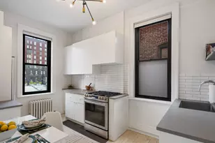 231 W 21st St, New York City, NY 10011 - Photo 3