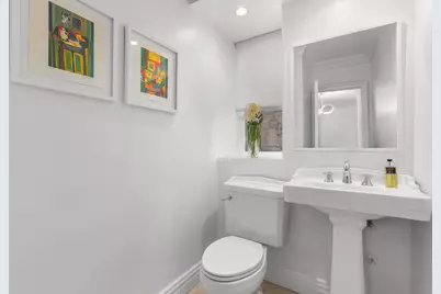 135 E 71st Street #3D, New York, NY 10021 - Photo 7