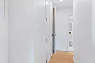 220 E 60th St, New York City, NY 10022 - Photo 7