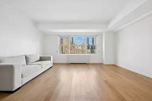220 E 60th St, New York City, NY 10022 - Photo 3