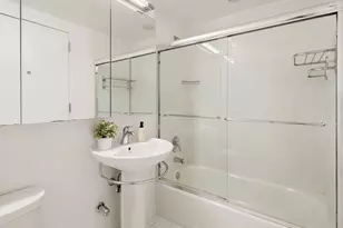 242 E 25th St, New York, NY 10010 - Photo 7